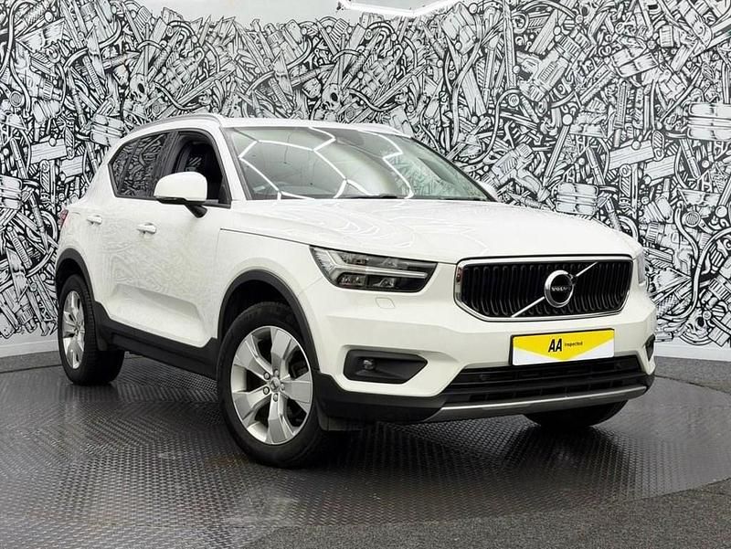 Used Volvo XC40 Momentum 156 HP (114 kW) 2019 White SUV