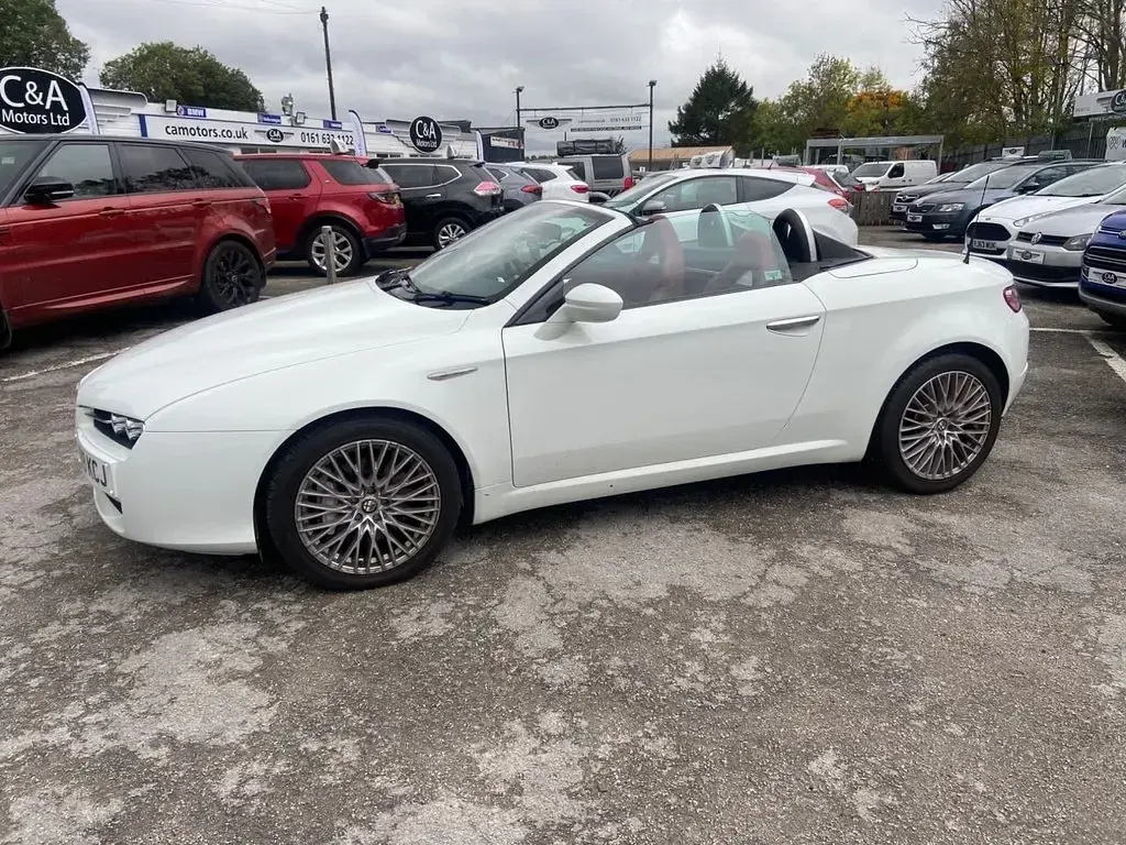 Used Alfa Romeo Spider 200 HP (147 kW) 2008 White Cabriolet