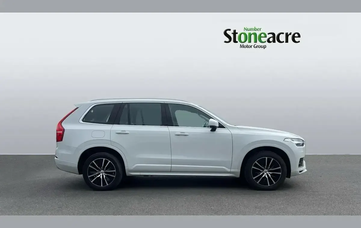 Used Volvo XC90 Momentum 232 HP (170 kW) 2021 White SUV