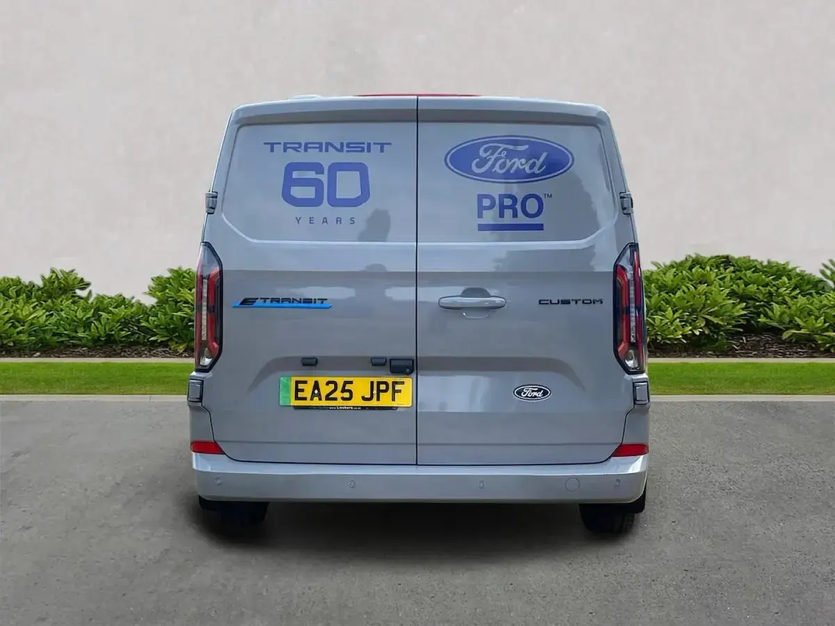 Used Ford Transit Custom Limited 100 kW (136 HP) 2025 Grey Van