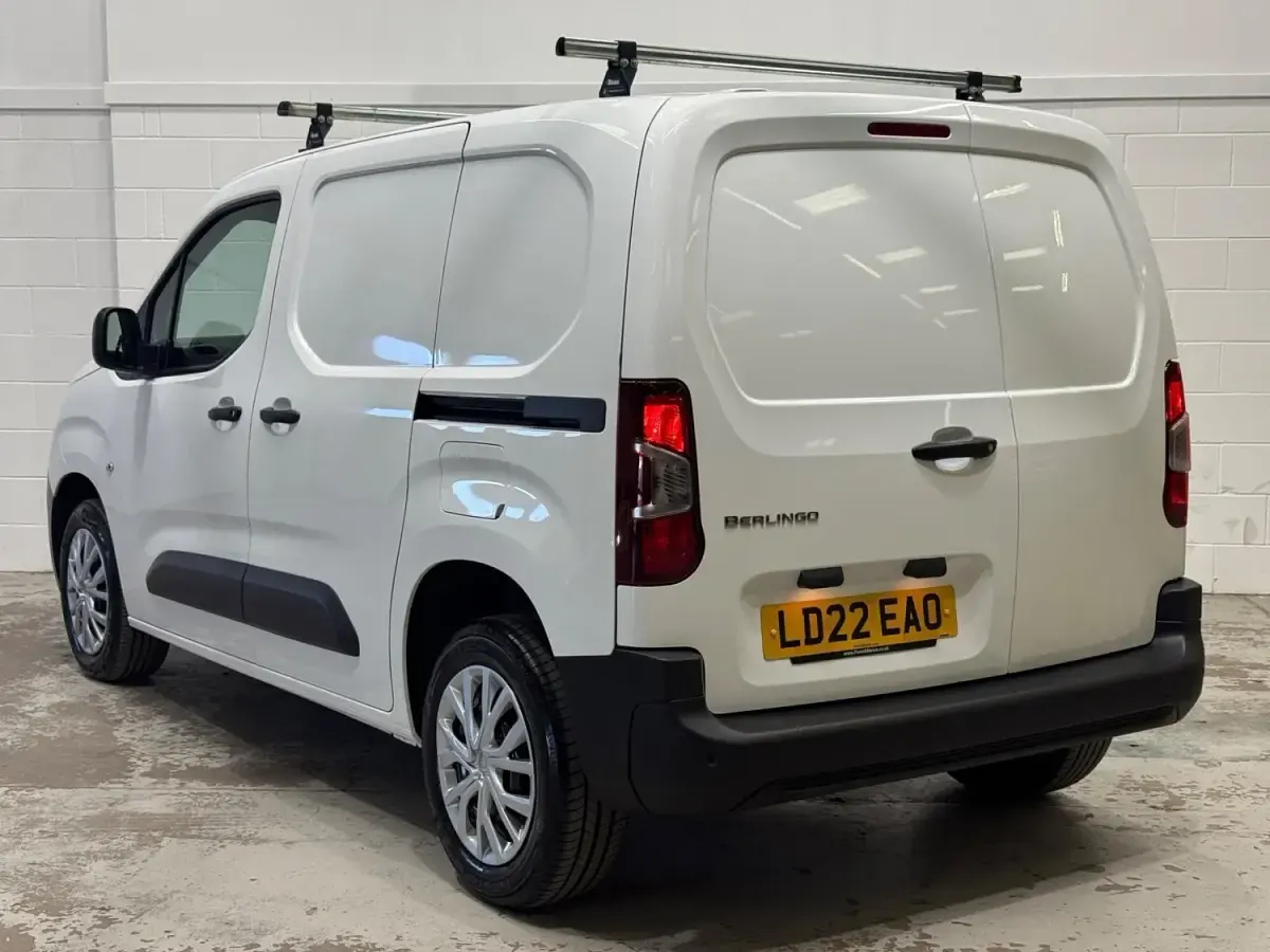 Used Citroën Berlingo 100 HP (73 kW) 2022 White MPV