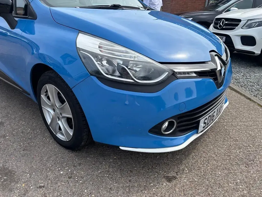 Used Renault Clio IV Dynamique 75 HP (55 kW) 2016 Blue Hatchback
