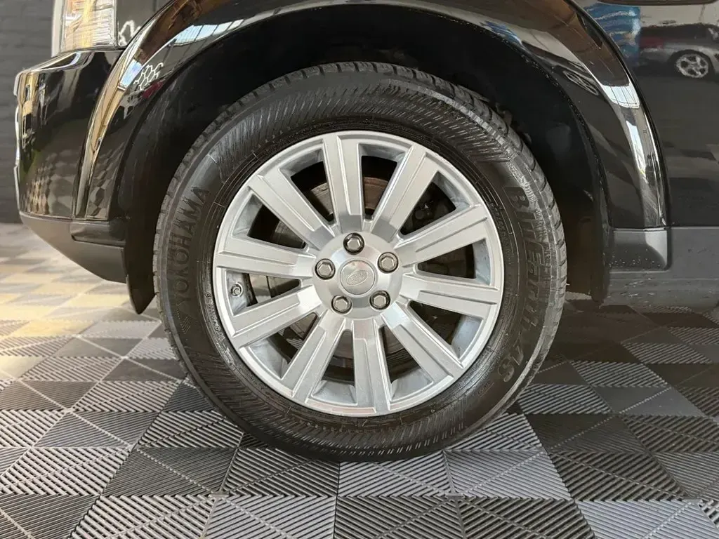 Używany Land Rover Discovery 4 SE 255 KM (187 kW) 2014 Czarny SUV