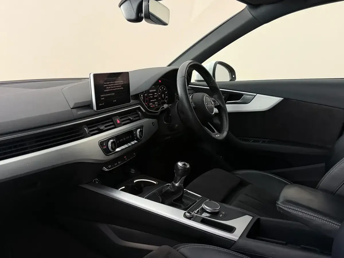 Used Audi A4 S-Line 150 HP (110 kW) 2019 White Estate