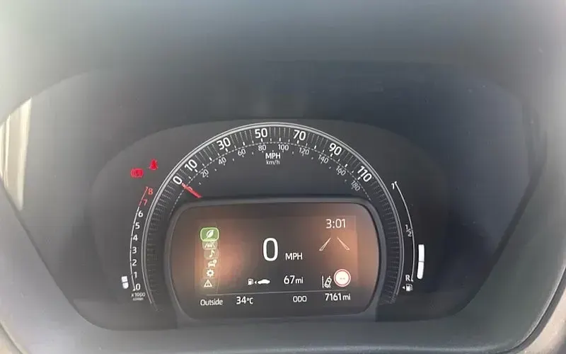 Used Toyota Aygo X 72 HP (52 kW) 2023 Red SUV