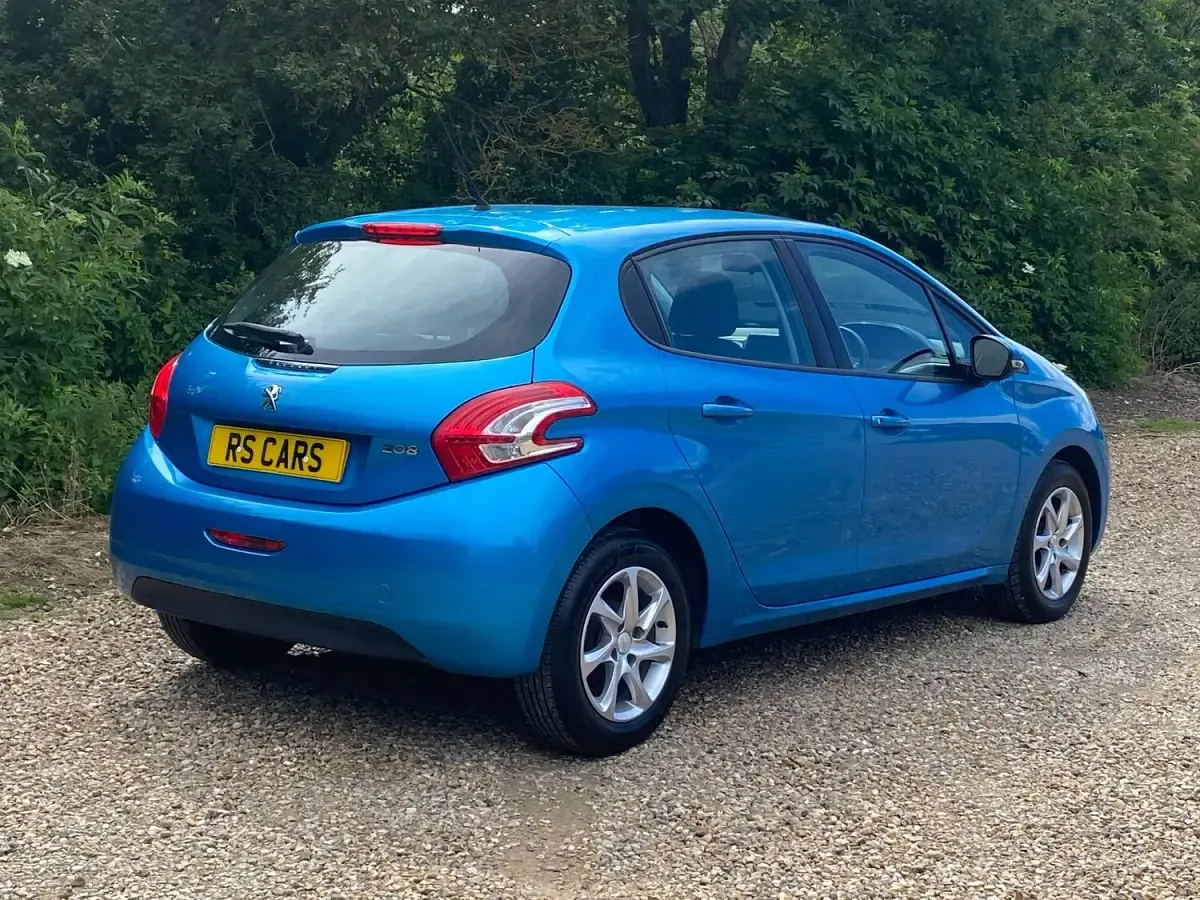Used Peugeot 208 Active 82 HP (60 kW) 2013 Blue Hatchback