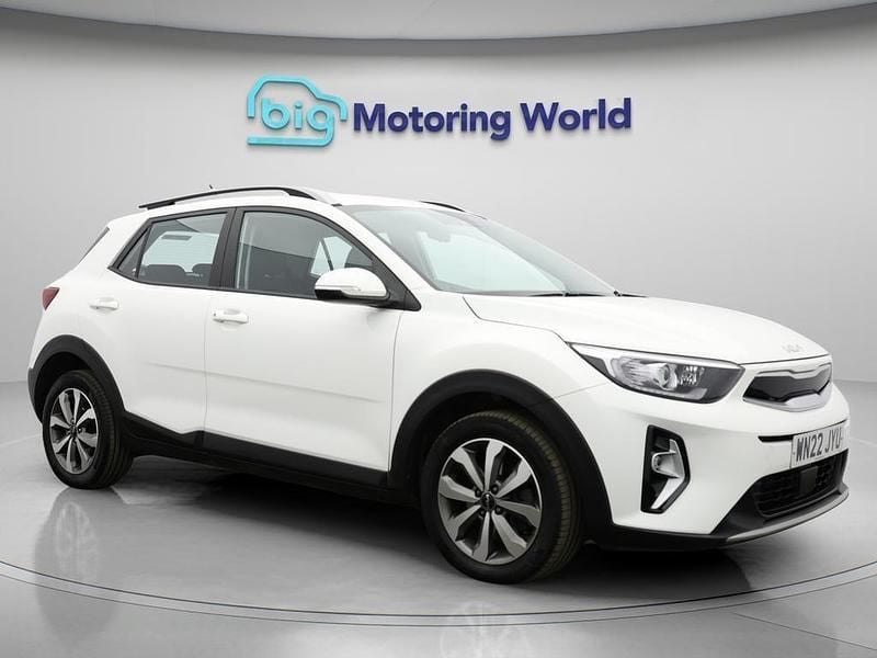 White Used 2022 Kia Stonic 2 SUV | £12,000 (Good price) - Image 1/4