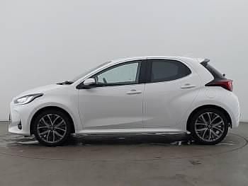 Used Toyota Yaris Hybrid 116 HP (85 kW) 2023 White Hatchback