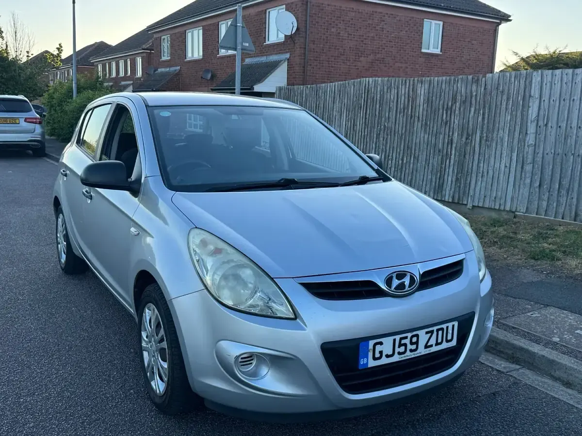 Used Hyundai i20 Classic 78 HP (57 kW) 2009 Silver Hatchback
