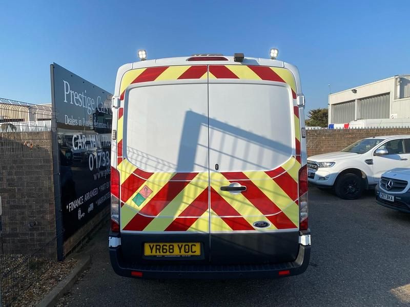 Usado Ford Transit 130 HP (95 kW) 2018 Branco Van