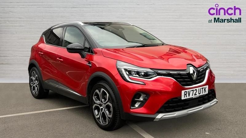 Used Renault Captur SE 91 HP (66 kW) 2022 Red / black SUV