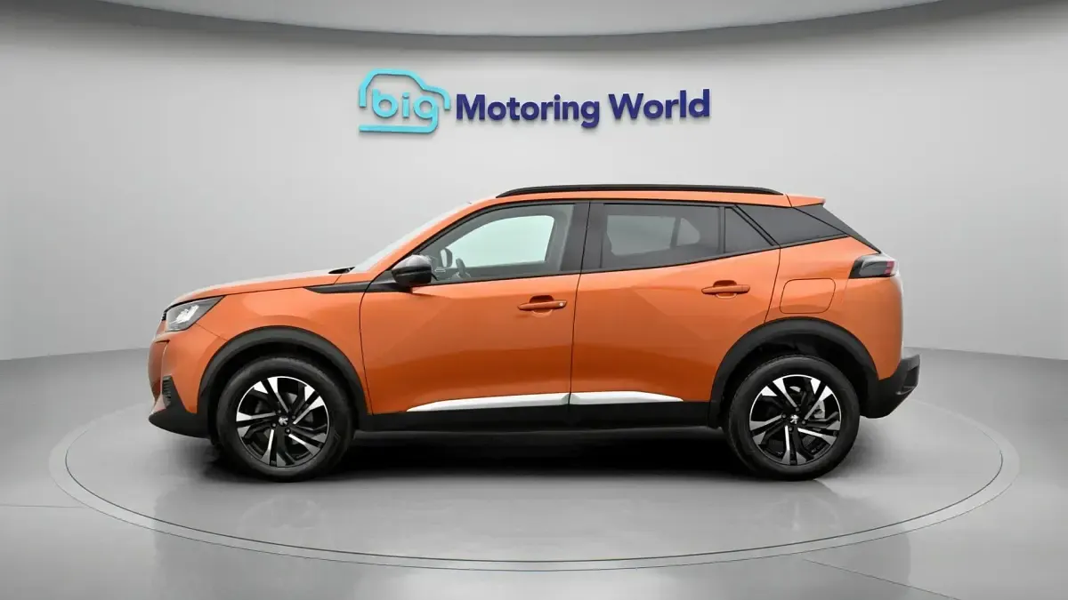 Used Peugeot 2008 Allure+ 100 HP (73 kW) 2023 Orange SUV