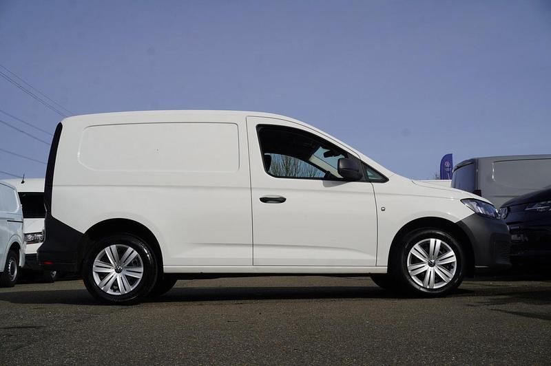 Begagnad VW Caddy 114 HK (83 kW) 2021 Vit Minibuss