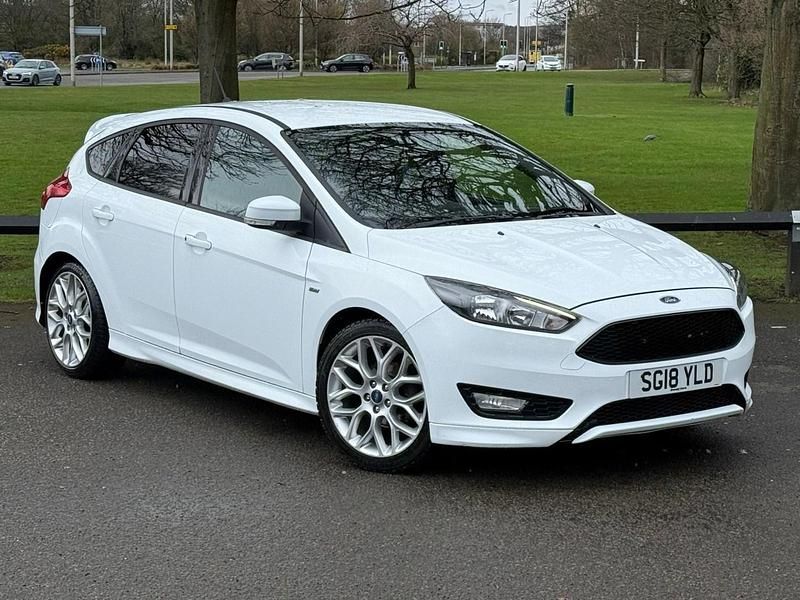 Used Ford Focus ST-Line 2018 White Hatchback