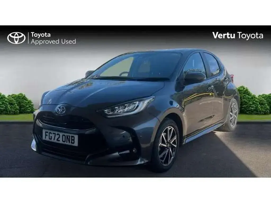 Used Toyota Yaris Hybrid Design 114 HP (83 kW) 2022 Grey Hatchback