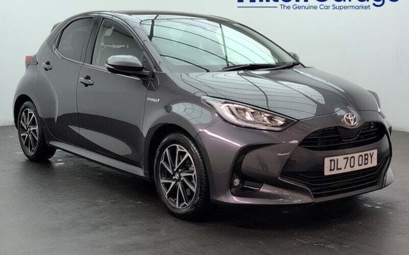 Used 2025 Toyota Yaris Hybrid Design Hatchback | £14,250 (Super price) - Image 1/4