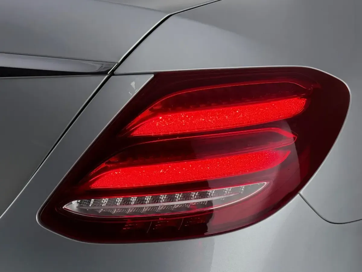 Begagnad Mercedes E220 SE 2016 Silver Sedan