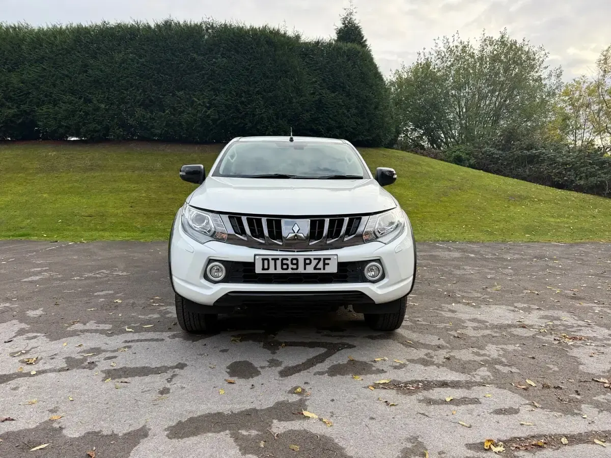 Used Mitsubishi L200 181 HP (133 kW) 2020 White Pickup