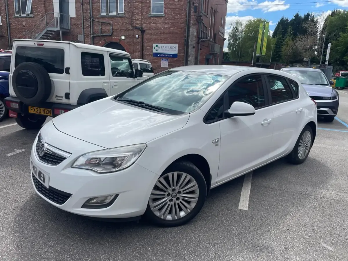 Usado Vauxhall Astra Excite 2011 Blanco Utilitario