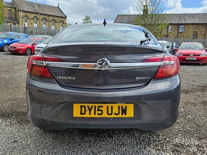 Used Vauxhall Insignia Design Edition 163 HP (119 kW) 2015 Grey Hatchback