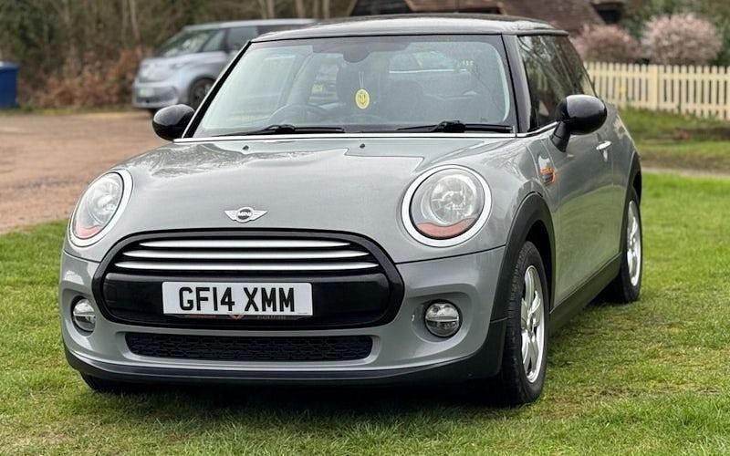Begagnad Mini Cooper Hatch 136 HK (100 kW) 2017 Halvkombi