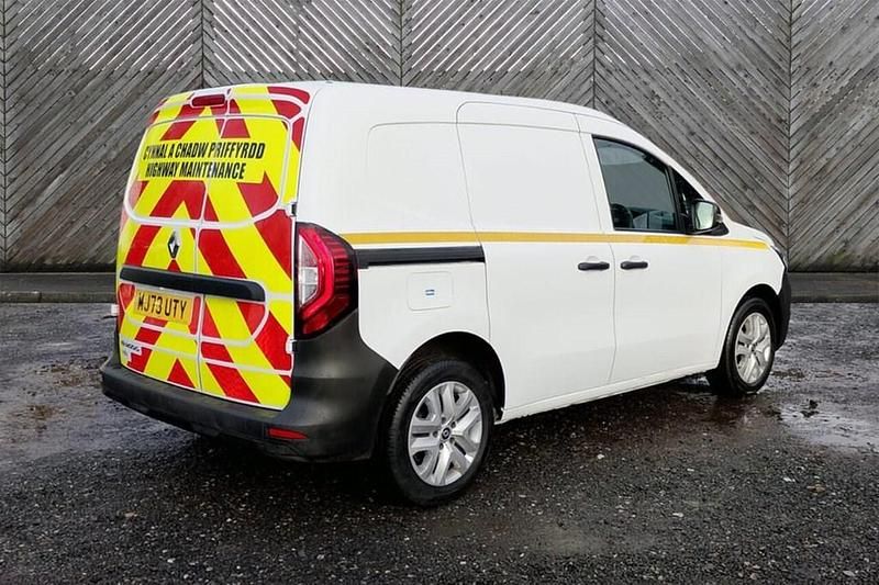 Used Renault Kangoo 95 HP (69 kW) 2023 White MPV