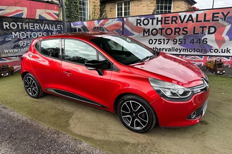Red Used 2015 Renault Clio IV Dynamique Hatchback | £3,295 (Fair price) - Image 1/1