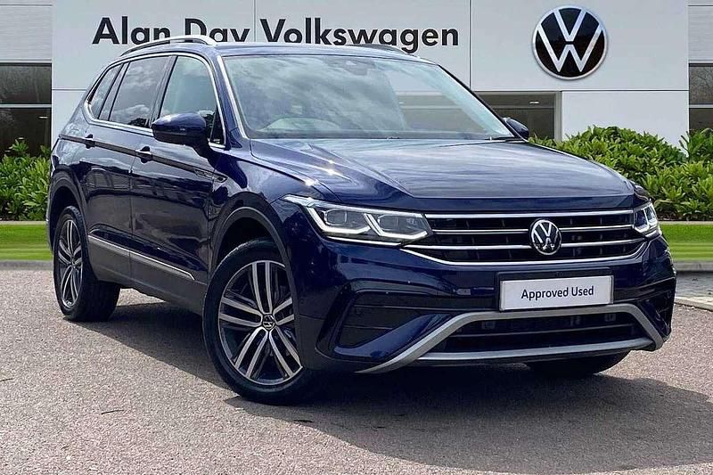 Blue Used 2024 VW Tiguan Allspace Elegance SUV | £31,995 (Fair price) - Image 1/4