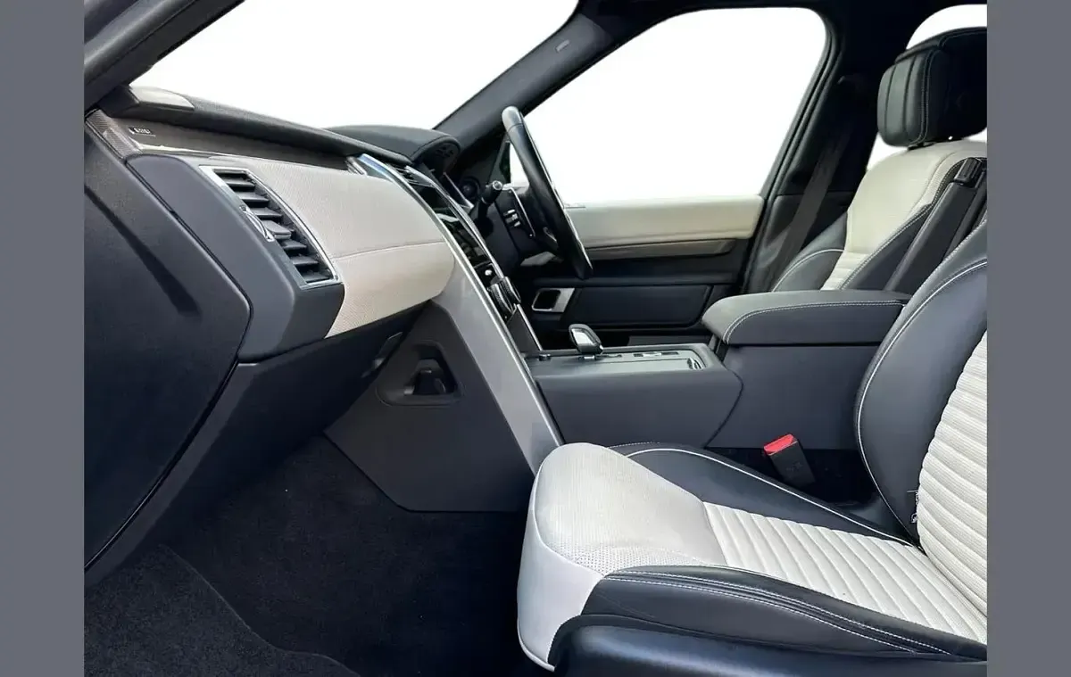 Used Land Rover Discovery 5 296 HP (217 kW) 2022 Grey SUV