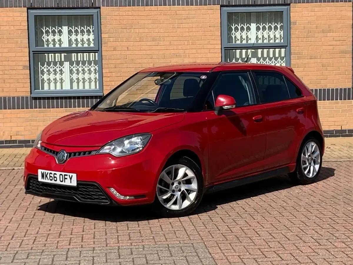 Used MG MG3 106 HP (77 kW) 2016 Red Hatchback