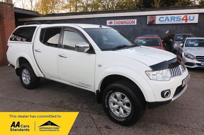 Used Mitsubishi L200 175 HP (128 kW) 2013 White Pickup