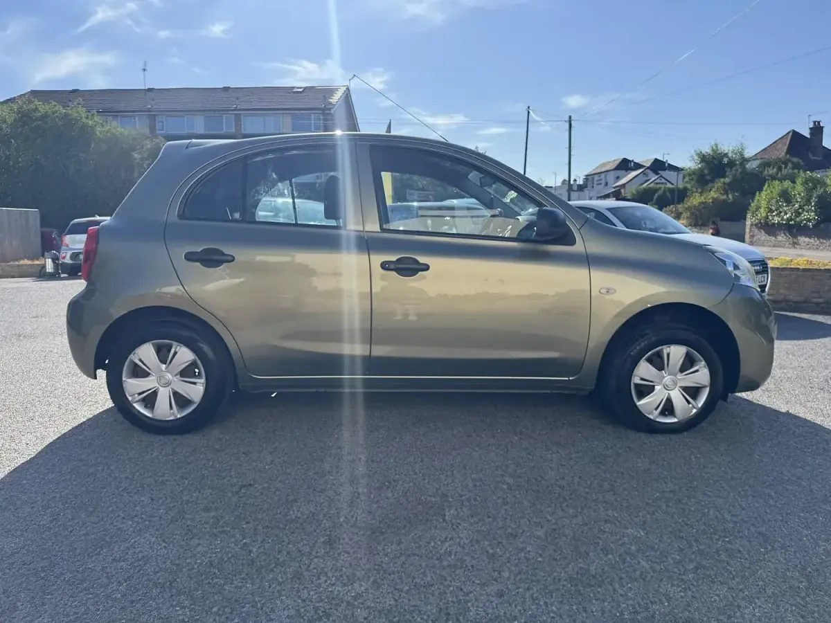 Used Nissan Micra Visia 80 HP (58 kW) 2014 Green Hatchback