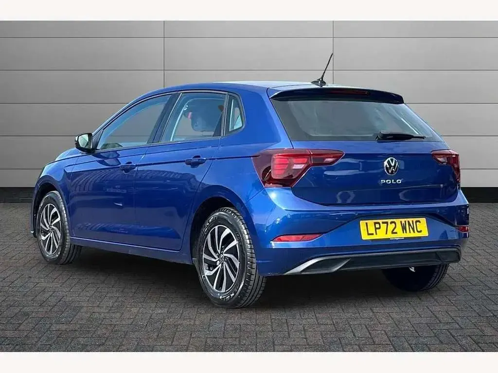Used VW Polo Life 95 HP (69 kW) 2023 Blue Hatchback