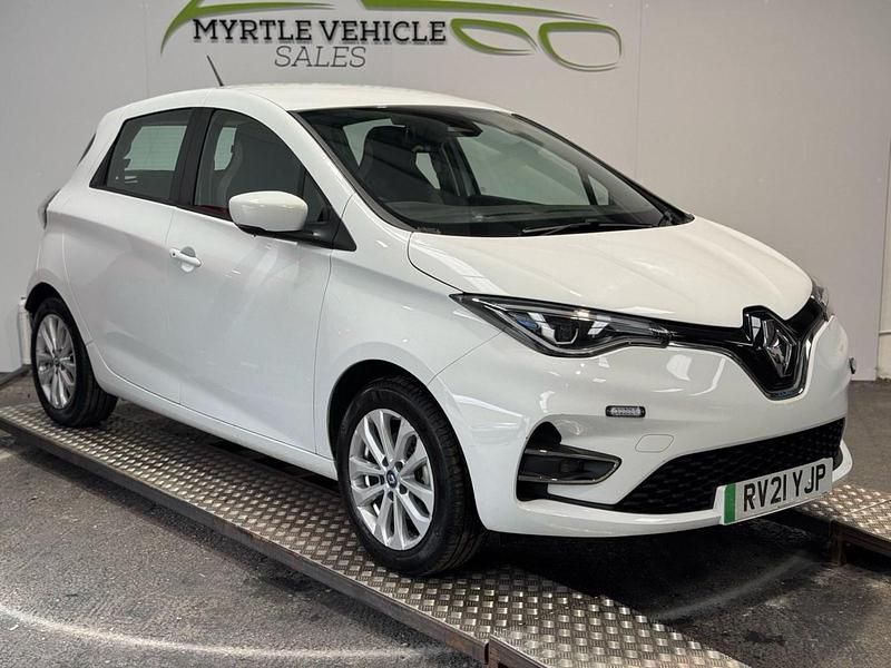 White Used 2021 Renault Rapid Iconic Hatchback | £8,495 (Good price) - Image 1/4