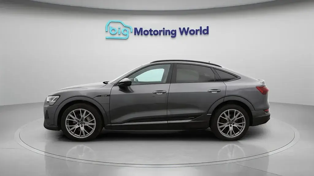 Begagnad Audi e-tron Black Edition 11 kW (15 HK) 2022 SUV