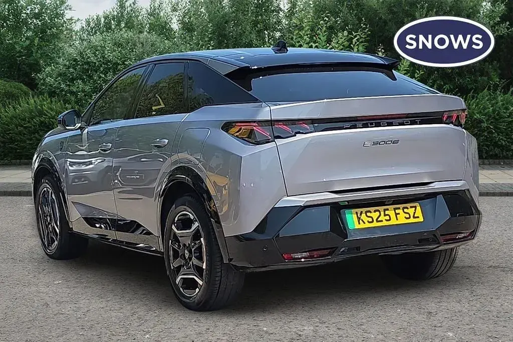 Used Peugeot e-3008 GT 11 kW (15 HP) 2025 SUV