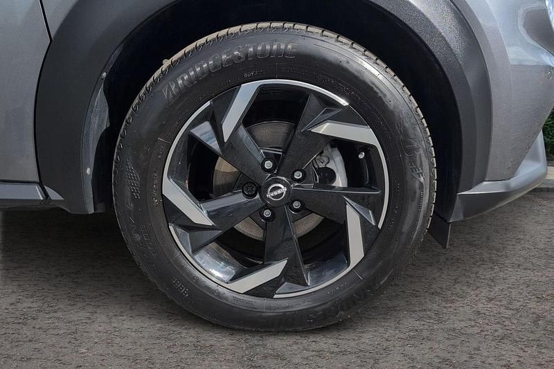Used Nissan Juke N-Connecta 143 HP (105 kW) 2023 Grey SUV
