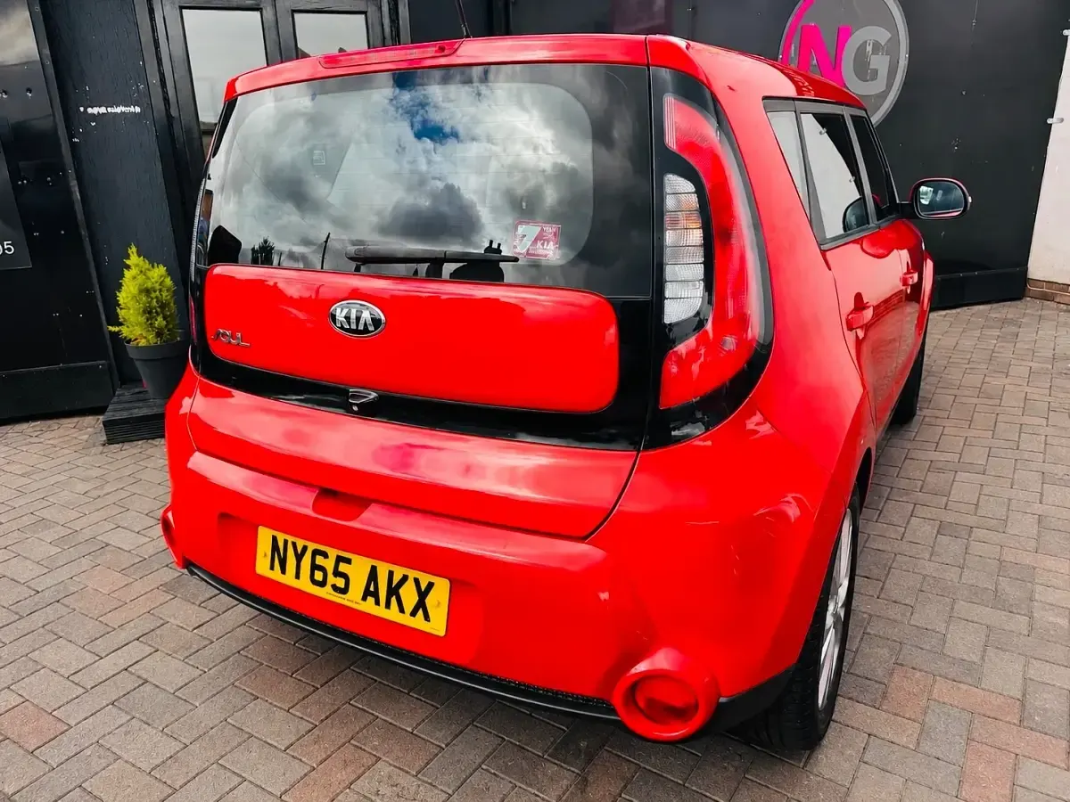 Used Kia Soul Plus 128 HP (94 kW) 2015 Red SUV