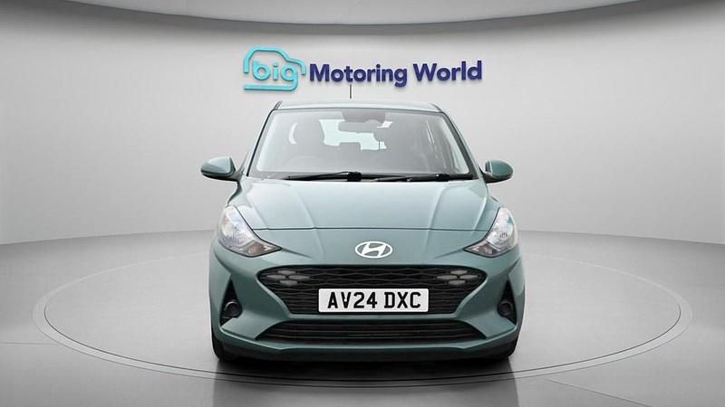 Used Hyundai i10 Advanced 67 HP (49 kW) 2024 Green Hatchback