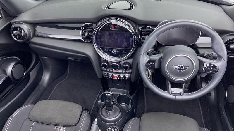 Usado Mini Cooper S Sport 176 HP (129 kW) 2023 Preto Citadino