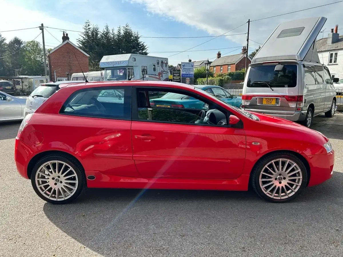 Used Fiat Stilo 170 HP (125 kW) 2006 Red Hatchback