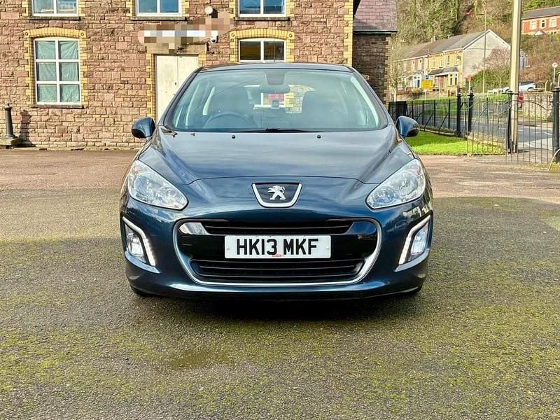 Used Peugeot 308 Active 92 HP (67 kW) 2013 Blue Hatchback