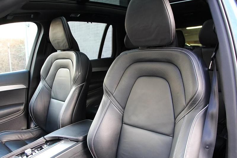 Used Volvo XC90 R-Design 235 HP (172 kW) 2018 Blue SUV