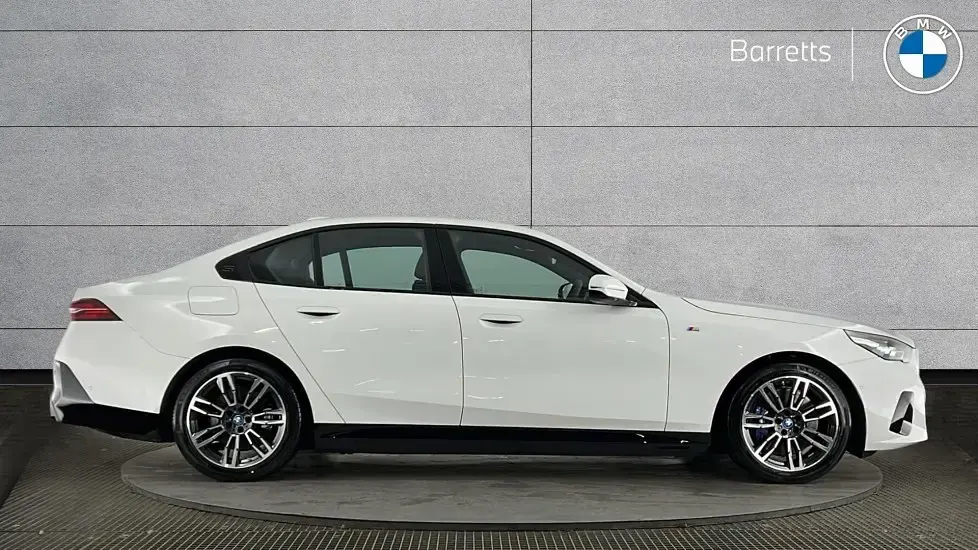 Usado BMW i5 M Sport 246 kW (335 HP) 2023 Branco Sedan