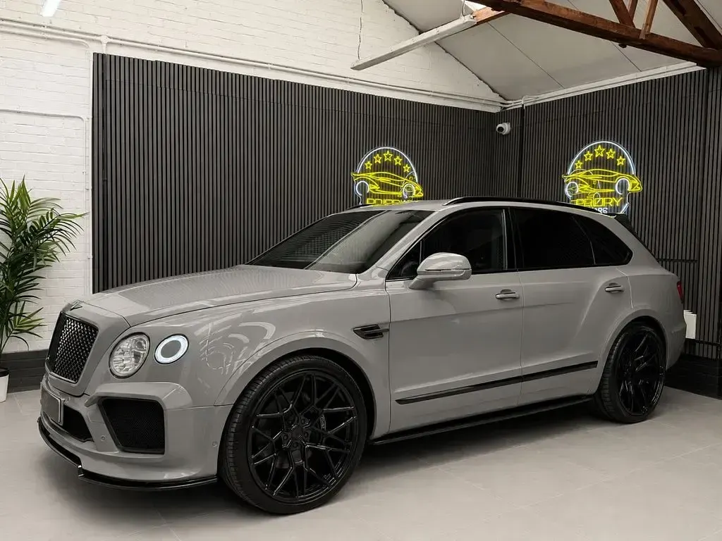 Used Bentley Bentayga 550 HP (404 kW) 2019 Grey SUV