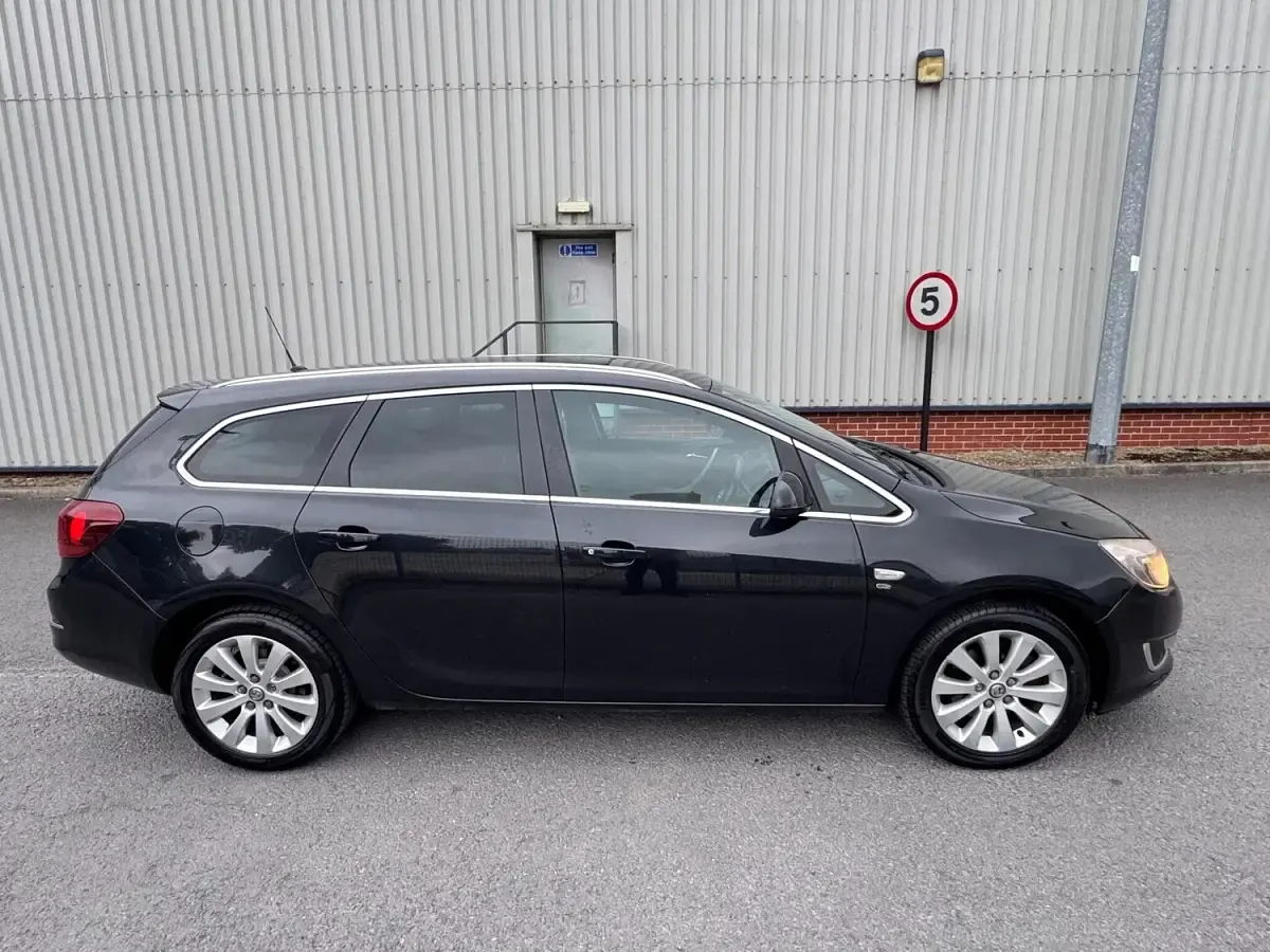 Used Vauxhall Astra Elite 2014 Black Estate
