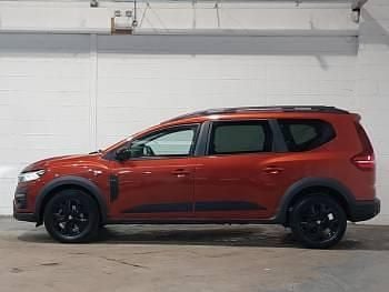 Used Dacia Jogger Extreme 109 HP (80 kW) 2023 Brown MPV