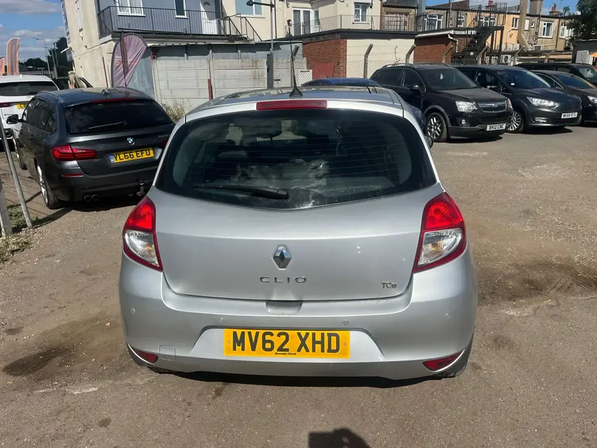 Used Renault Clio Dynamique 2012 Silver Hatchback
