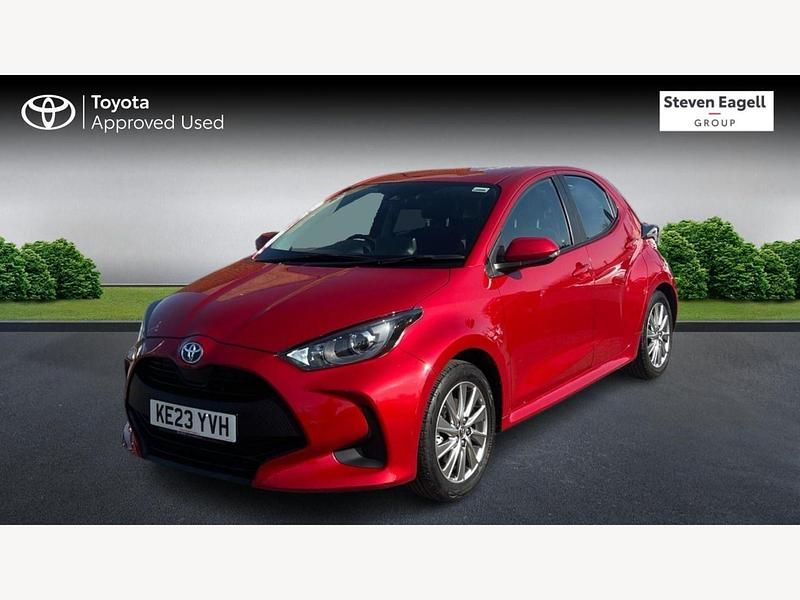 Used Toyota Yaris Hybrid 2023 Red Hatchback