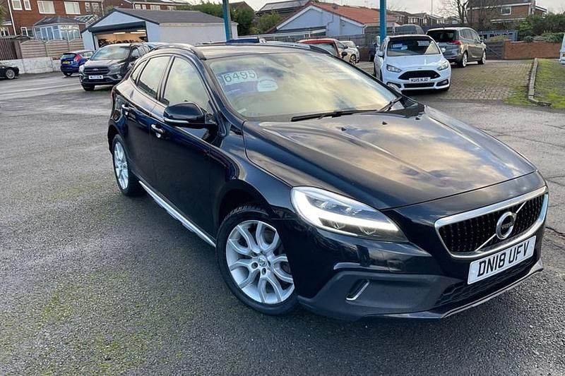 Used 2018 Volvo V40 CC Pro Estate | £6,495 (Fair price) - Image 1/1
